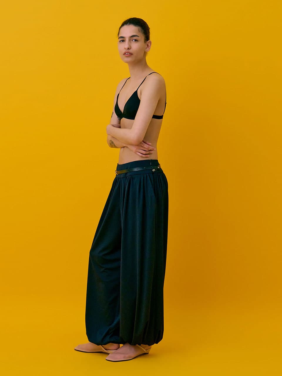 Shirred Jogger Pants — Navy — vue 3