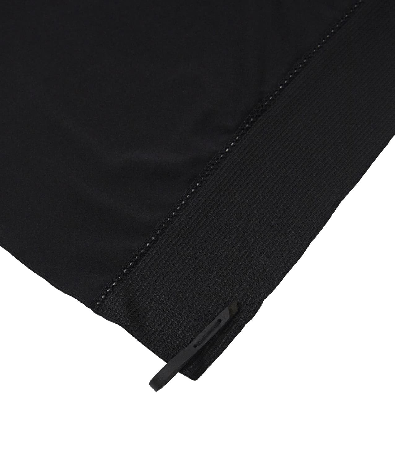 EP.9 01 Scarf — Black — vue 10