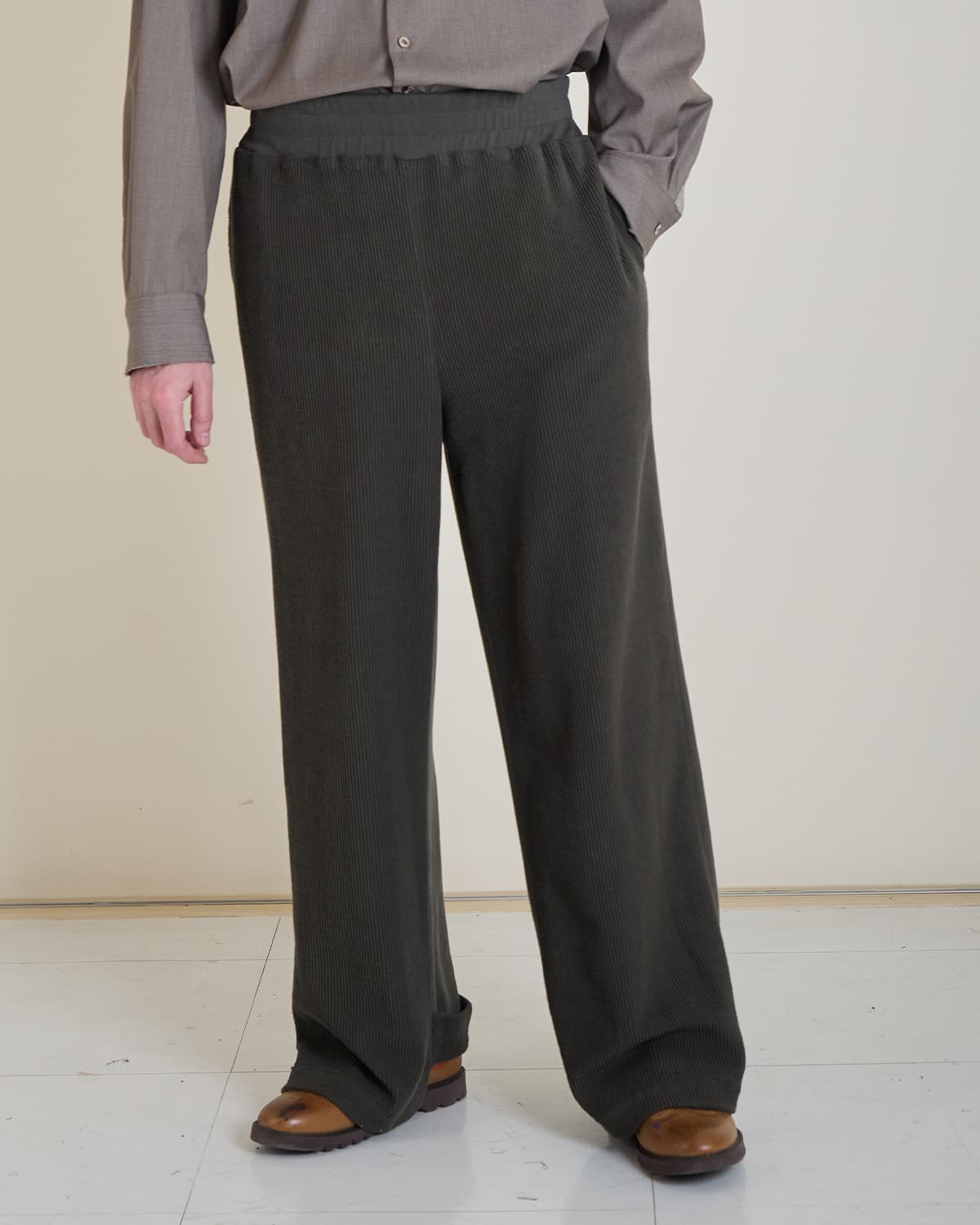 Is This Coduroy? Loungepants (khaki) — vue 4