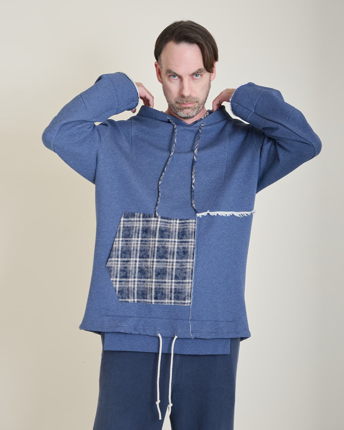 Half-Pocket Hoodie (snow blue) — vue 4