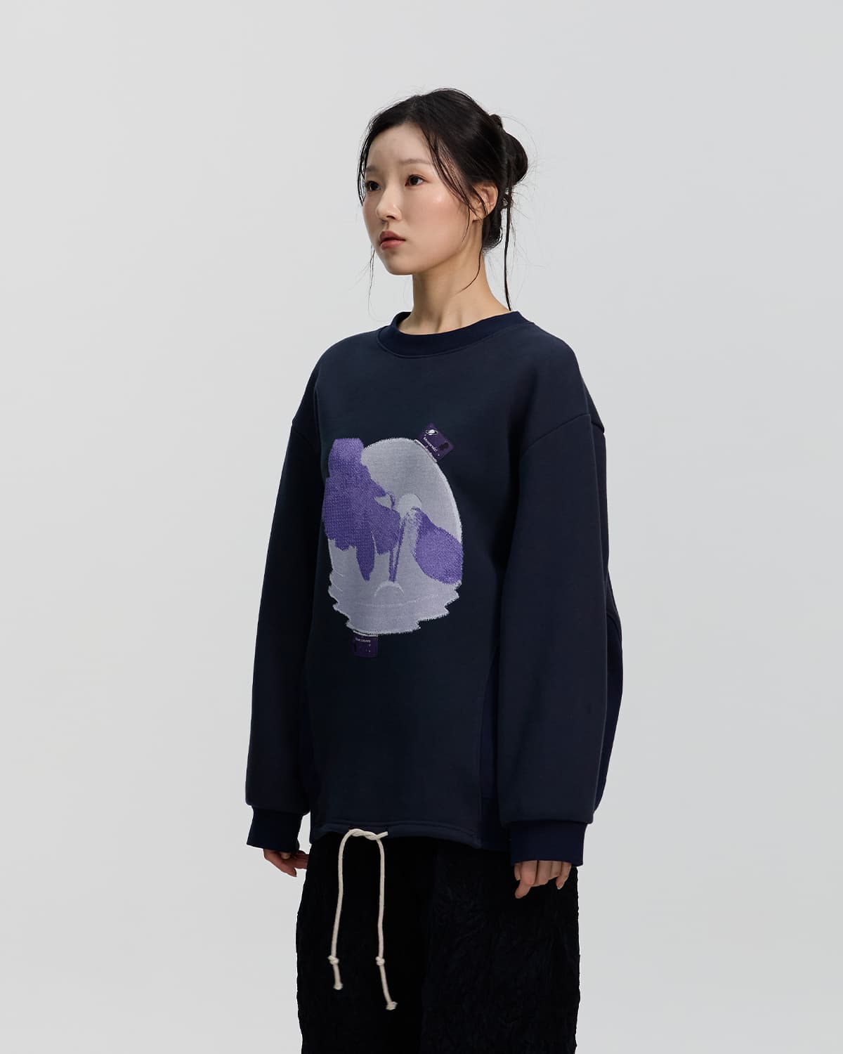 Moon Face Sweatshirt (inkyoung) — vue 2