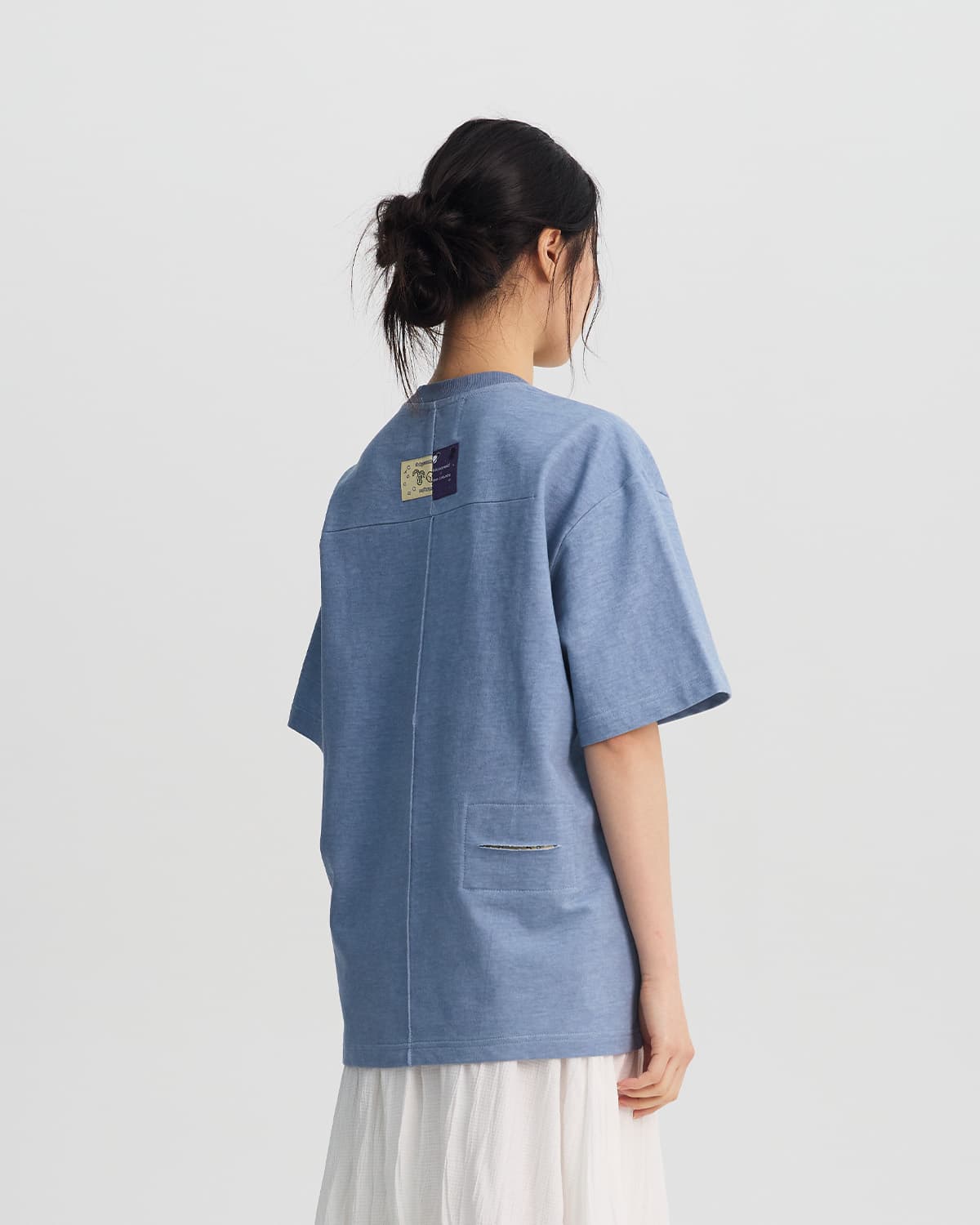 Overview Effect T-shirt (mothfly & inkyoung) — vue 3