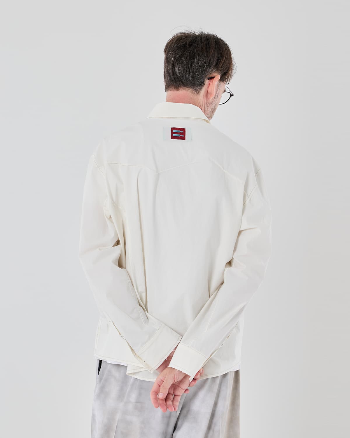 Reconstitution of space Shirt — vue 6