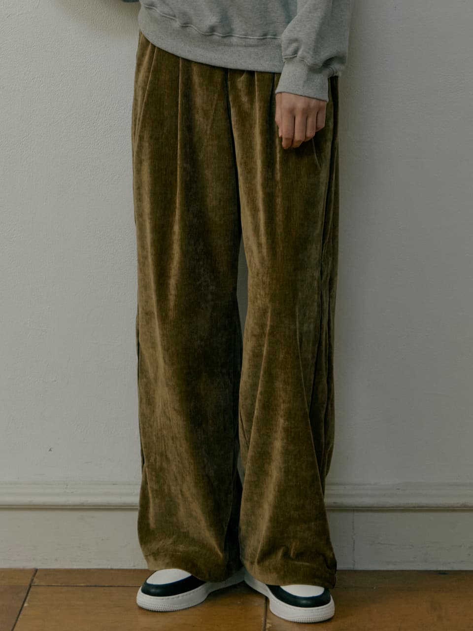 Velvet Wide Pants (Olive Green)