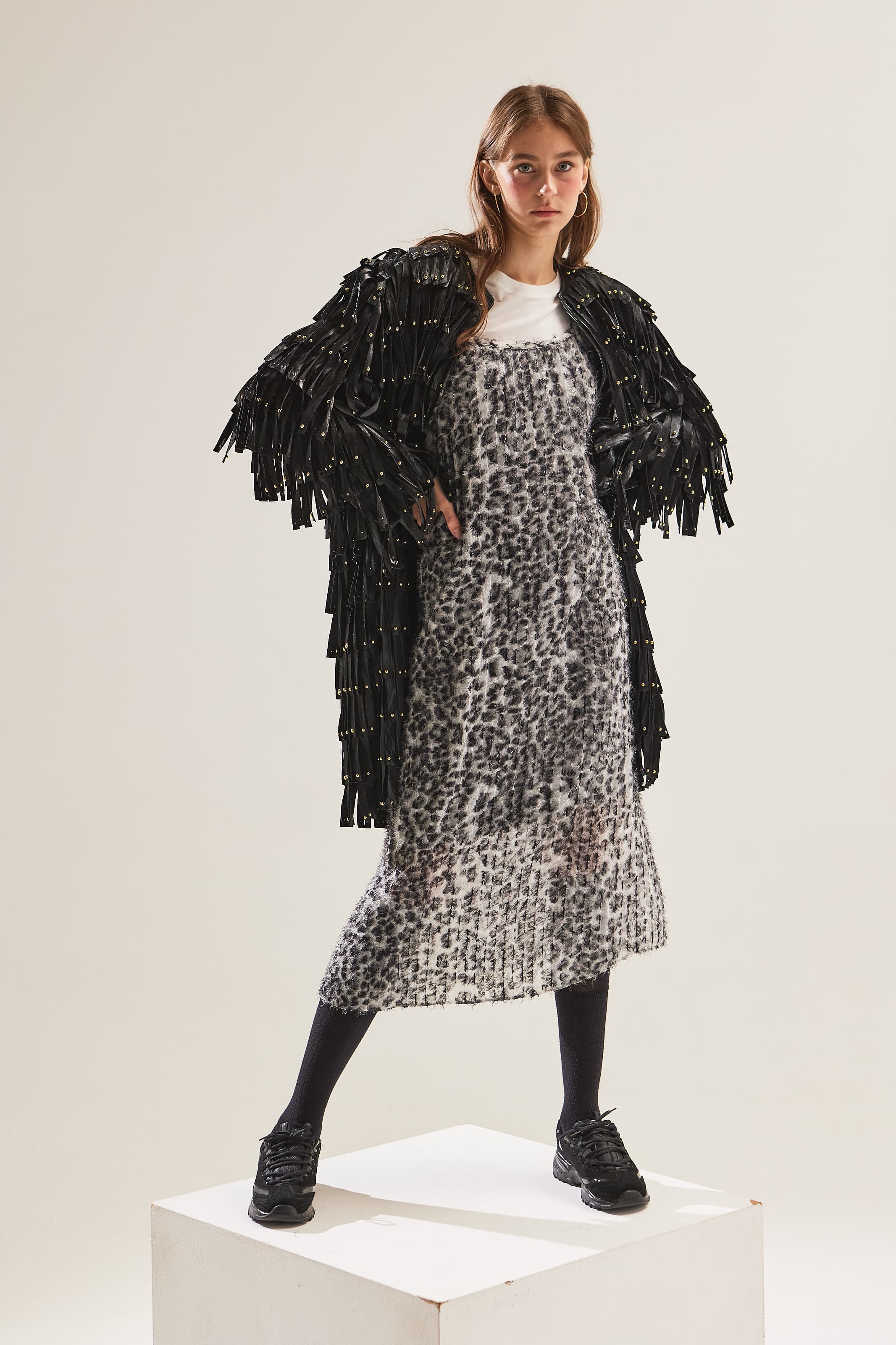 Black Stud-Tasseled Coat — vue 13