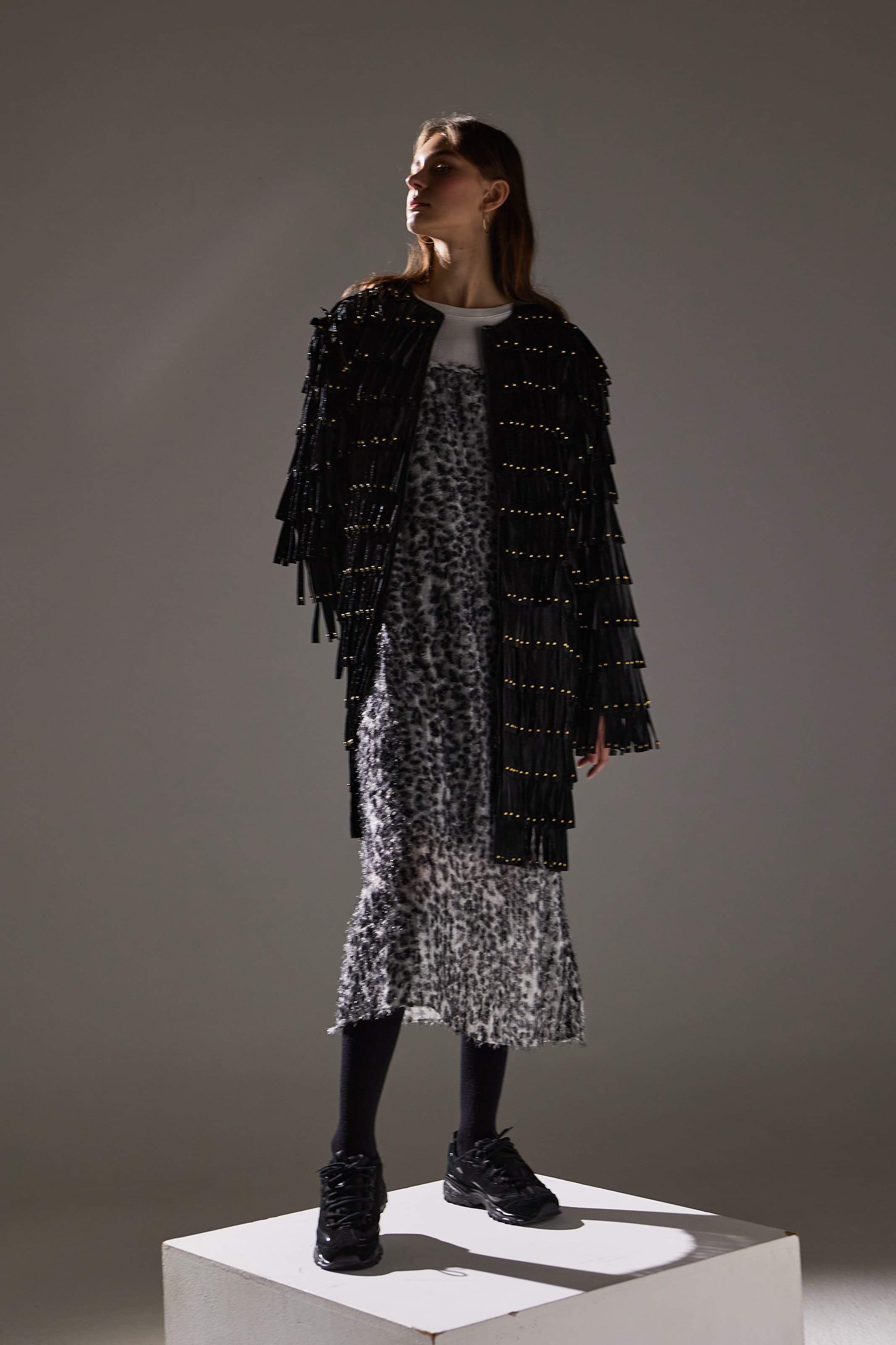 Black Stud-Tasseled Coat — vue 14
