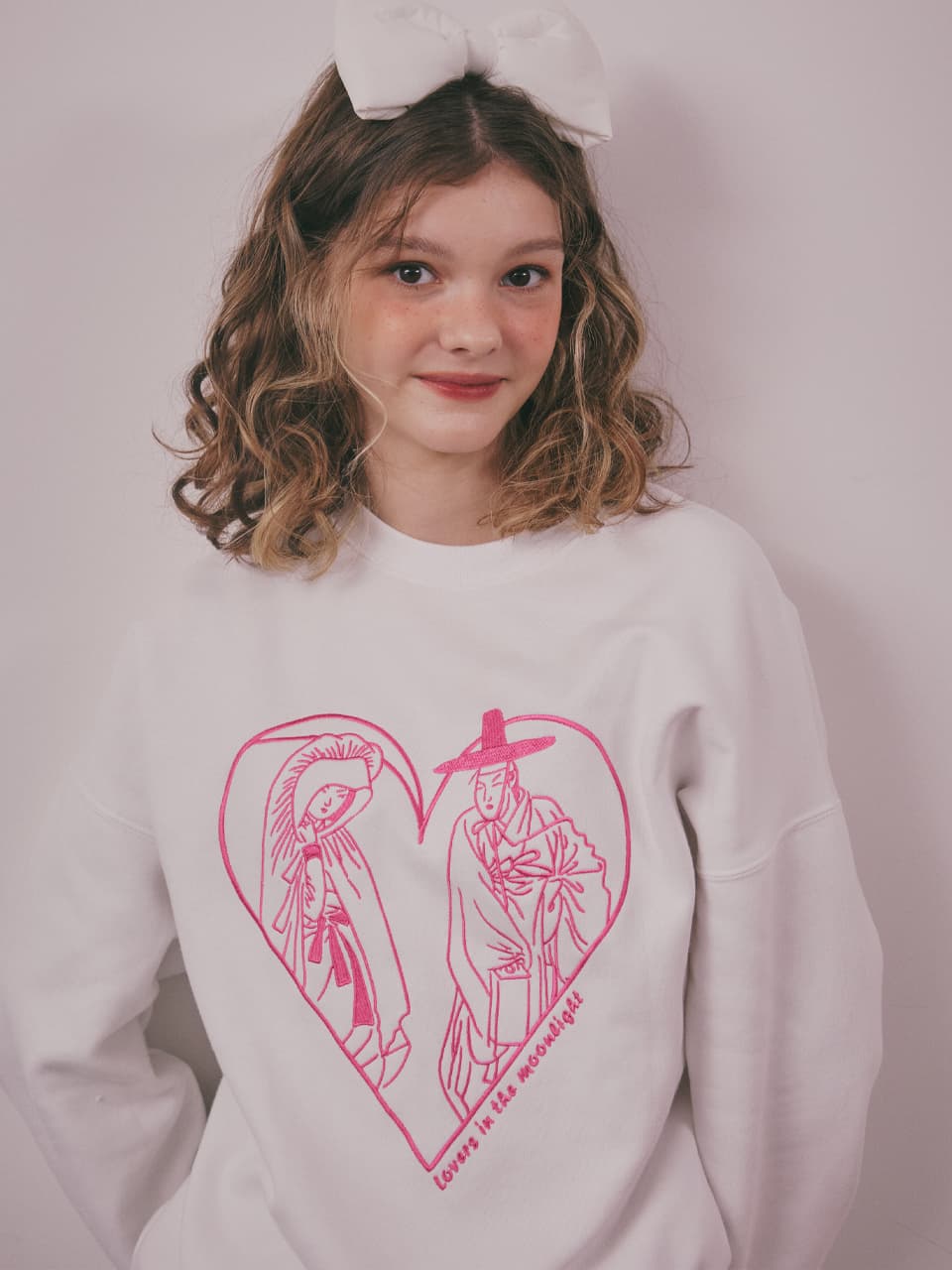 Lovers in the Moonlight Sweatshirt (White) — vue 8