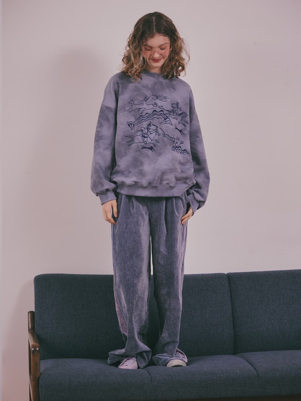 Royal Hunting Scene Sweatshirt (Navy) — vue 13