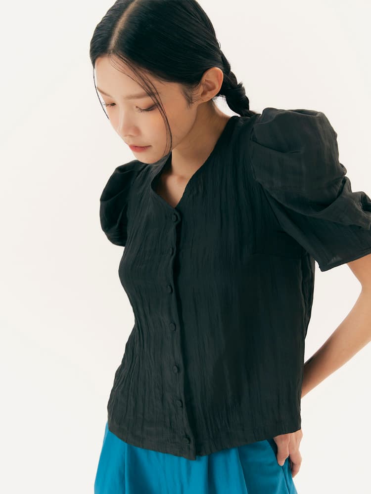 Meok Blouse (Black) — vue 3