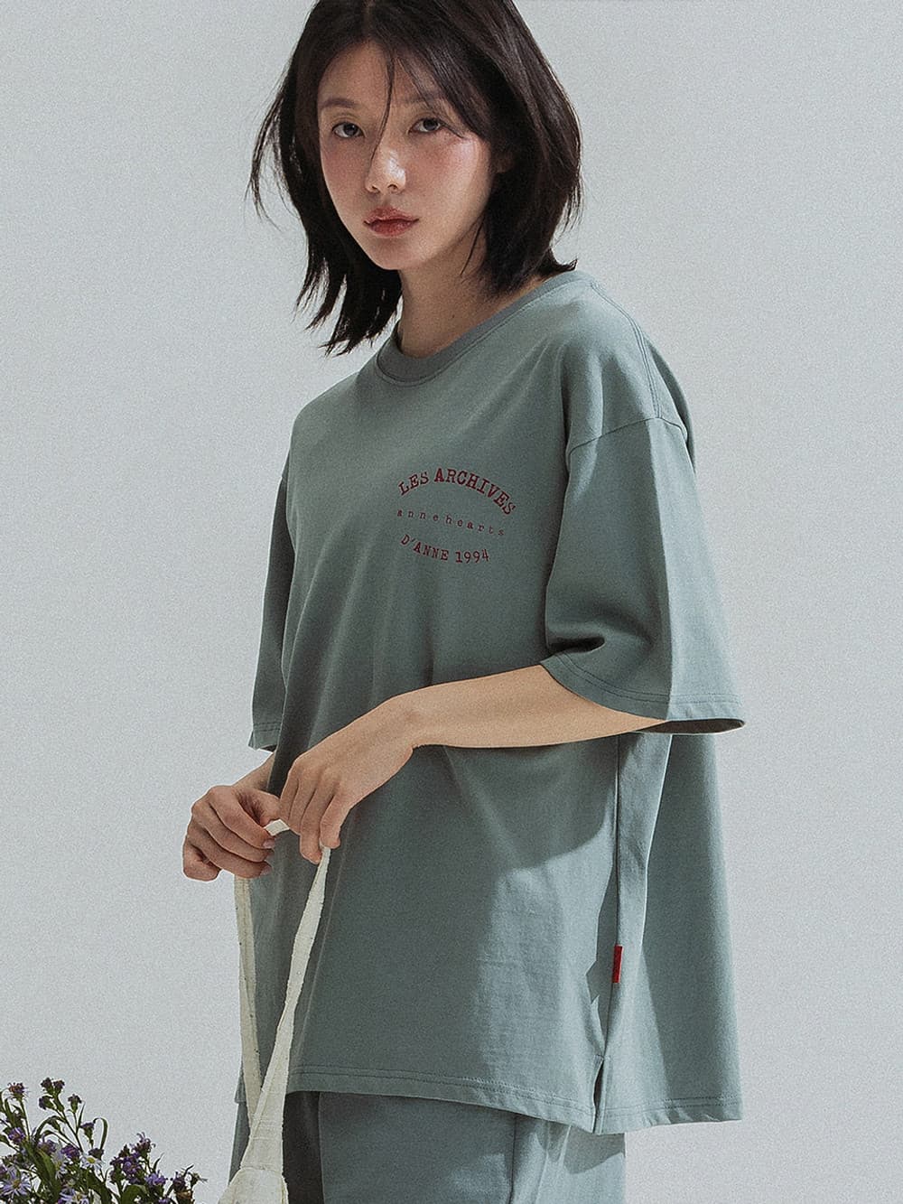 Bob Muse Print Overfit Tee (Sage Green) — vue 8