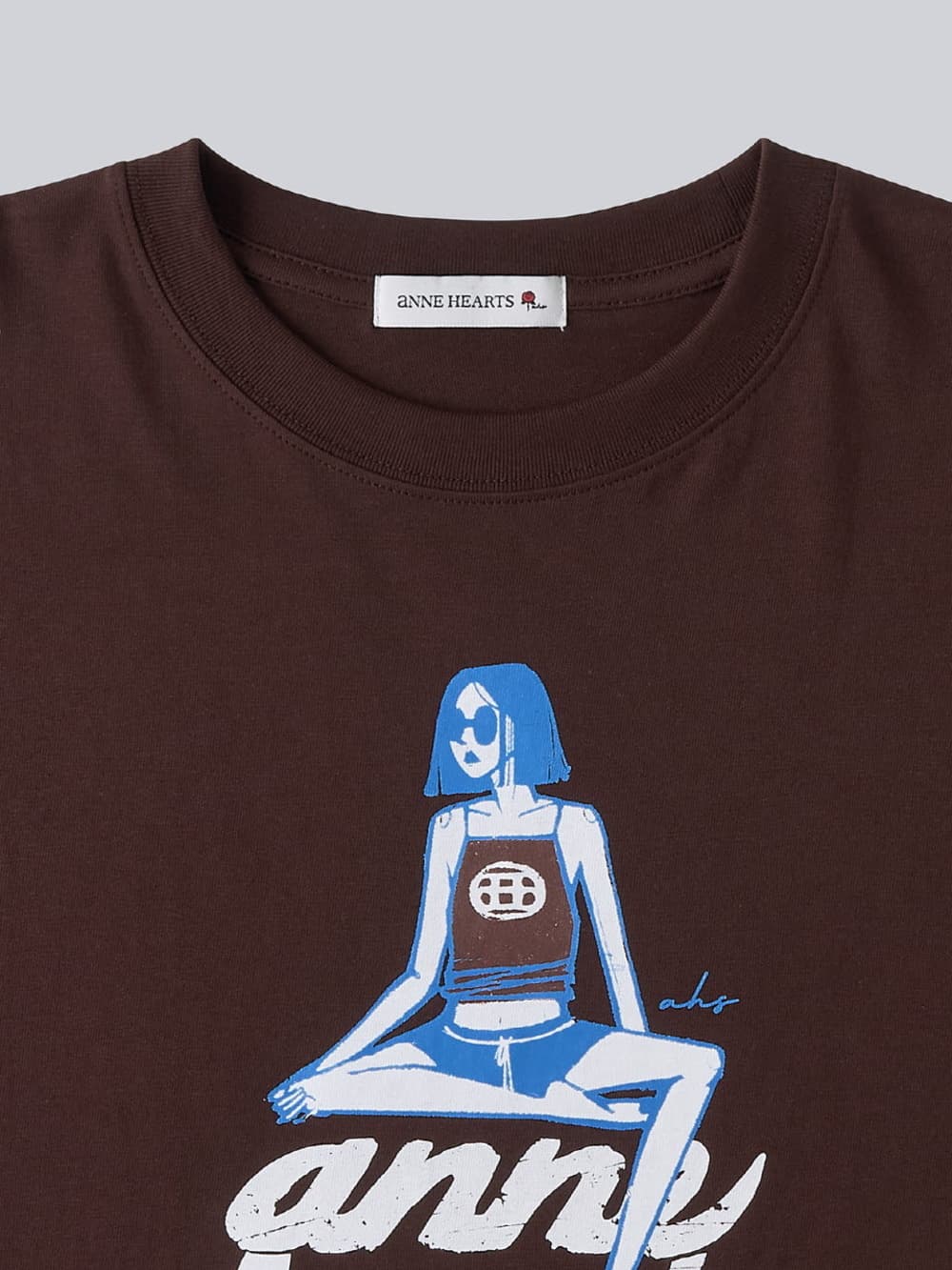 Sitting Girl Tee (Brown) — vue 8