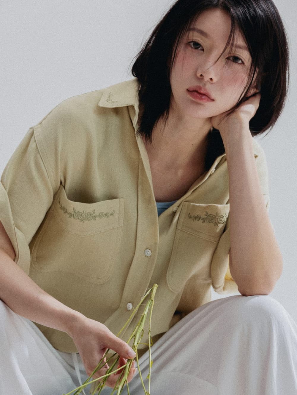 Soft Embroidery Cotton Shirt (Olive) — vue 3