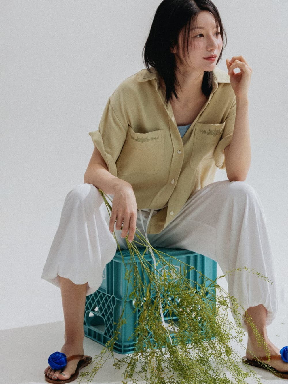Soft Embroidery Cotton Shirt (Olive) — vue 7