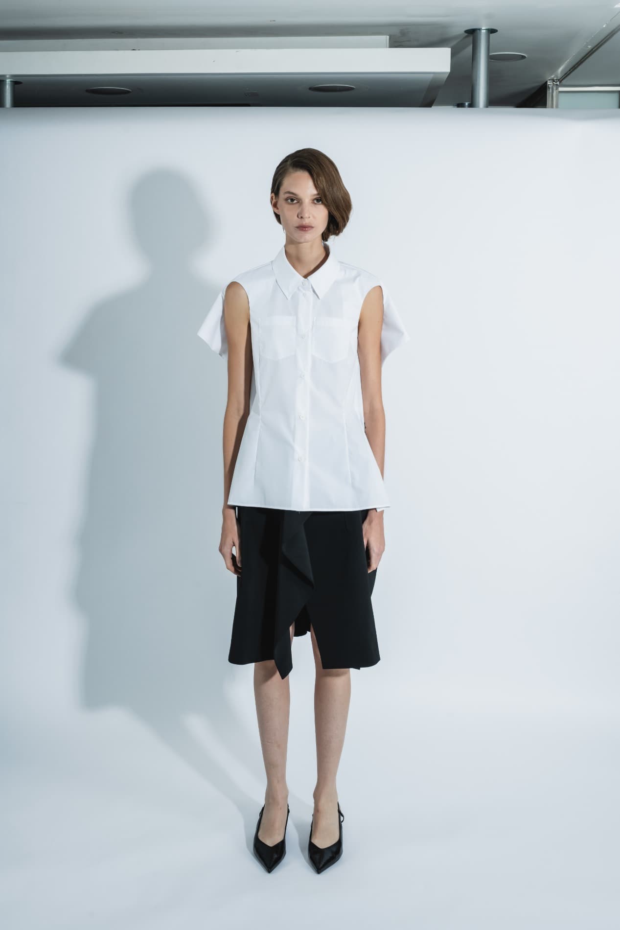 Side Open Sleeveless Shirt — vue 1