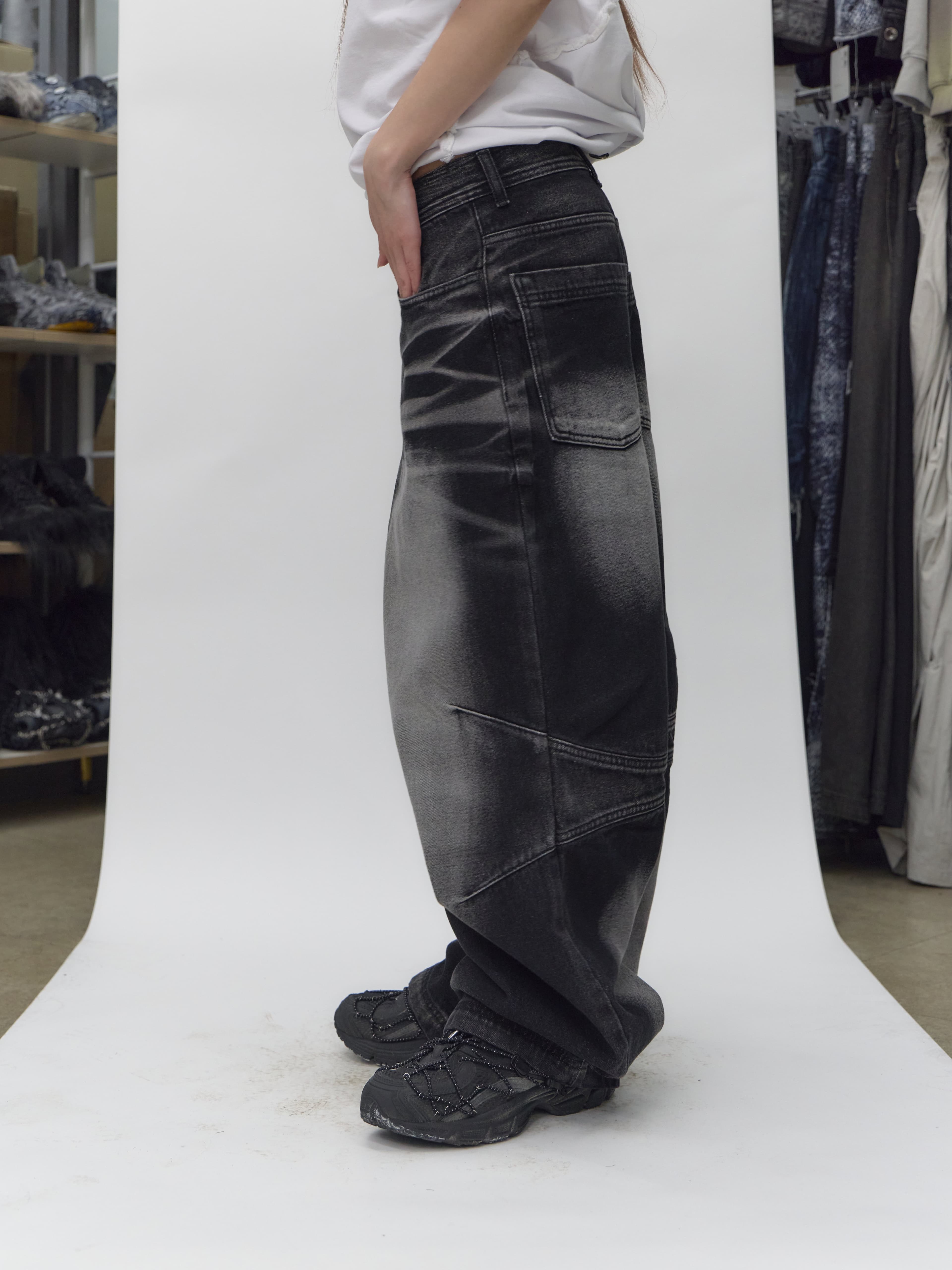 Embossed Wave Washing Wide Denim Pants Black — vue 9
