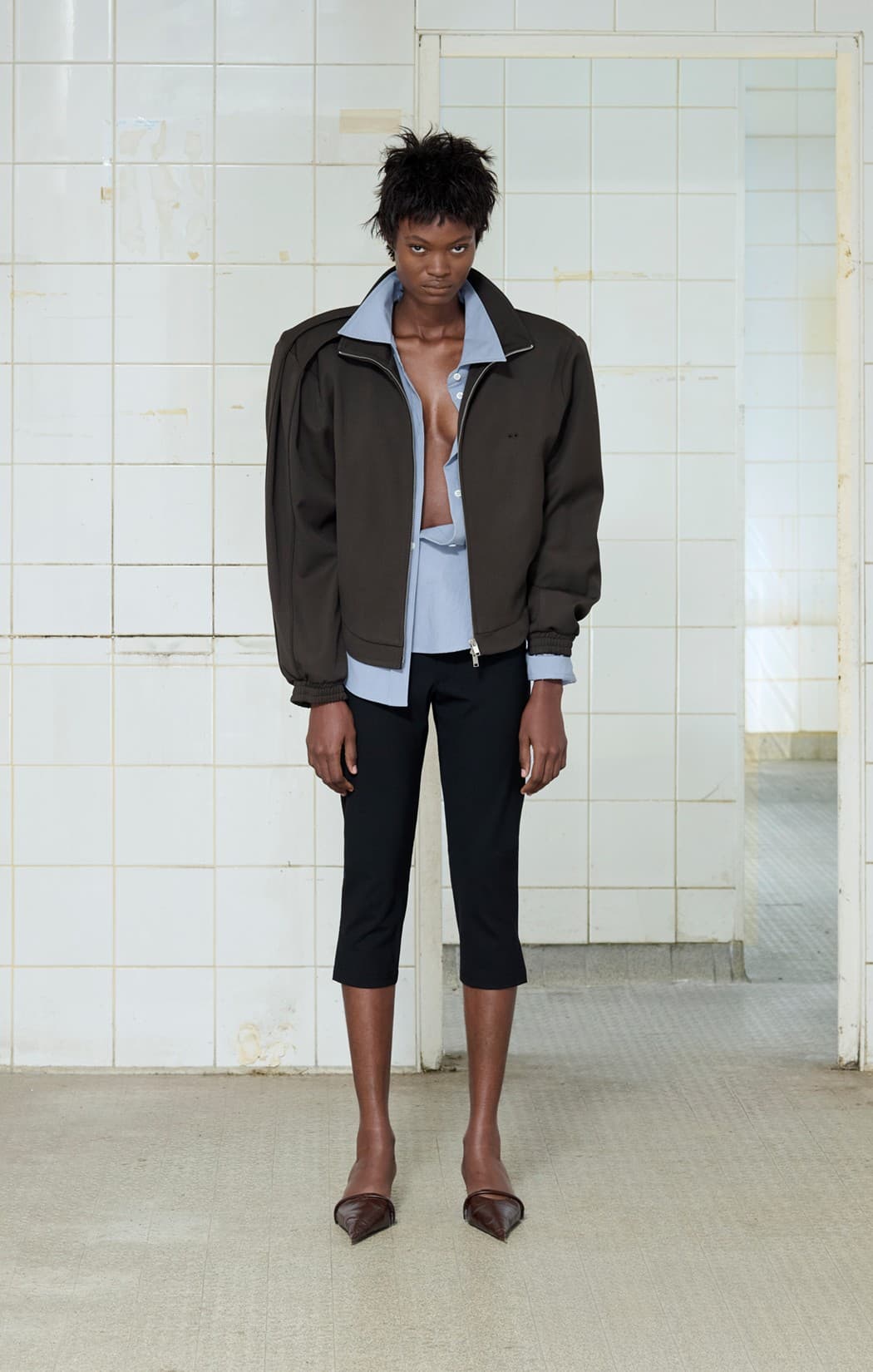 Two Tuck Highneck Jacket — vue 3