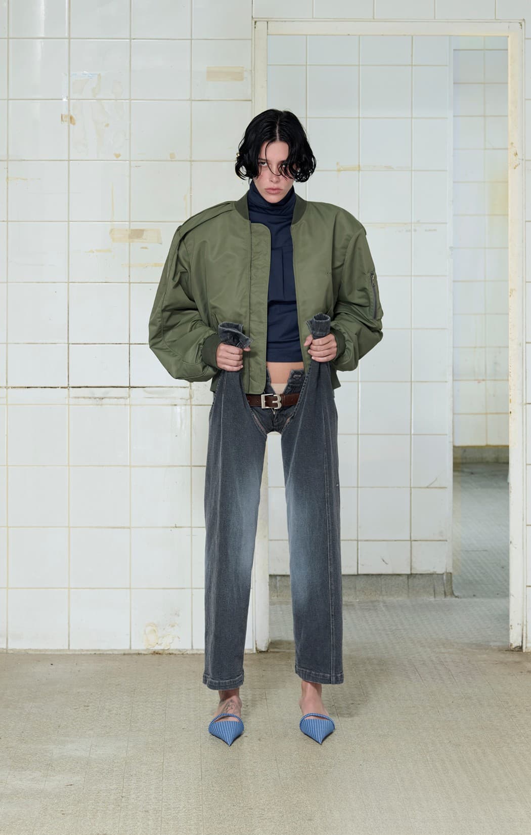 Two Tuck Bomber Jacket — vue 1