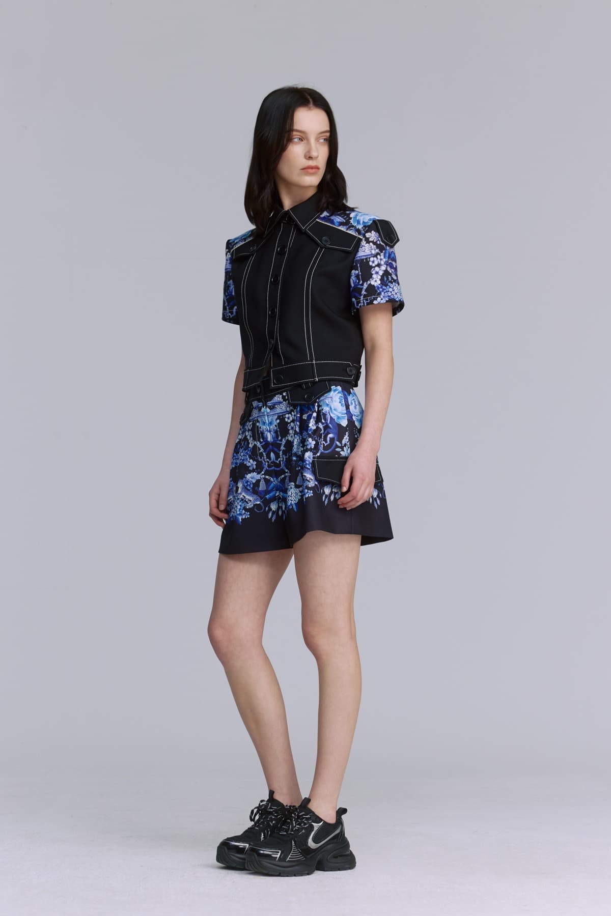 Flap Shorts Button Pants (B) — vue 7