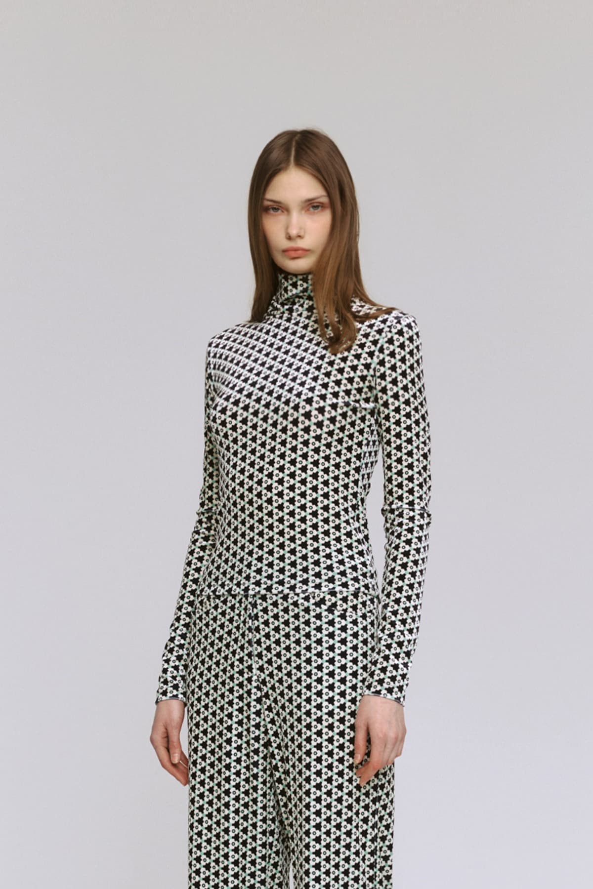 Velvet Turtle-neck T-shirt (PI) — vue 10