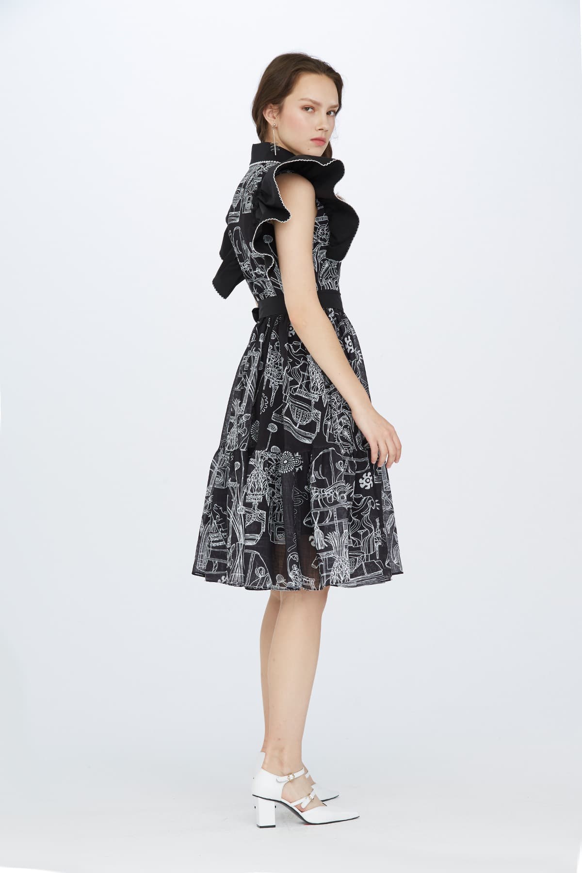 Sleeveless Tiered Midi Dress (BK) — vue 5