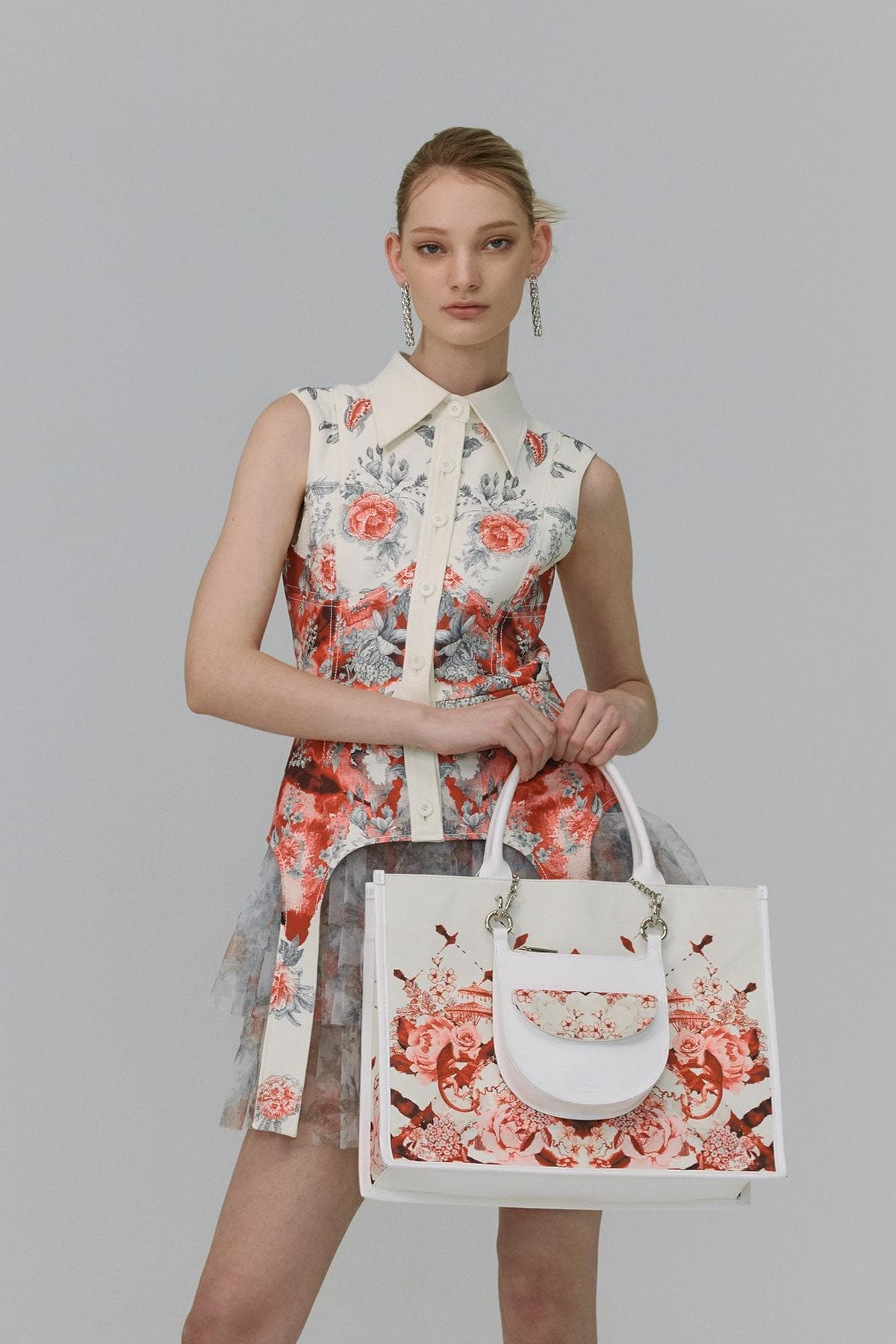 DOUCAN X Alice Martha: Flower Art Work Shopper Bag (RD) — vue 3