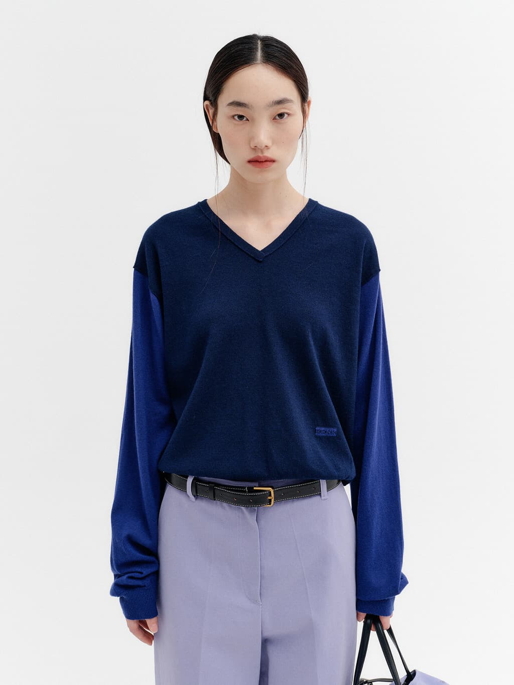 V-Neck Contrast Knit Top - Navy — vue 2