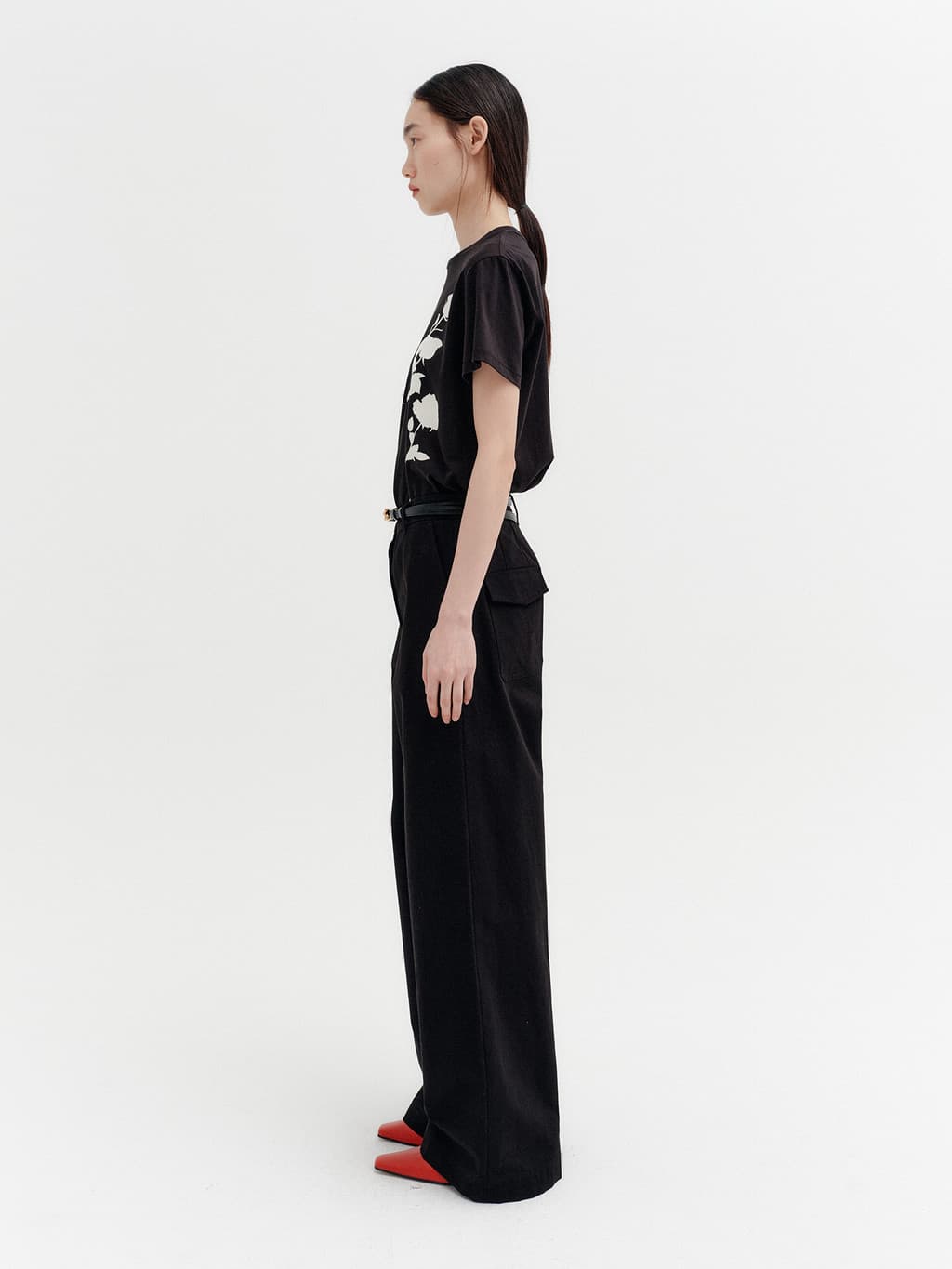 Embroidered Detail Pocket Pants - Black — vue 4