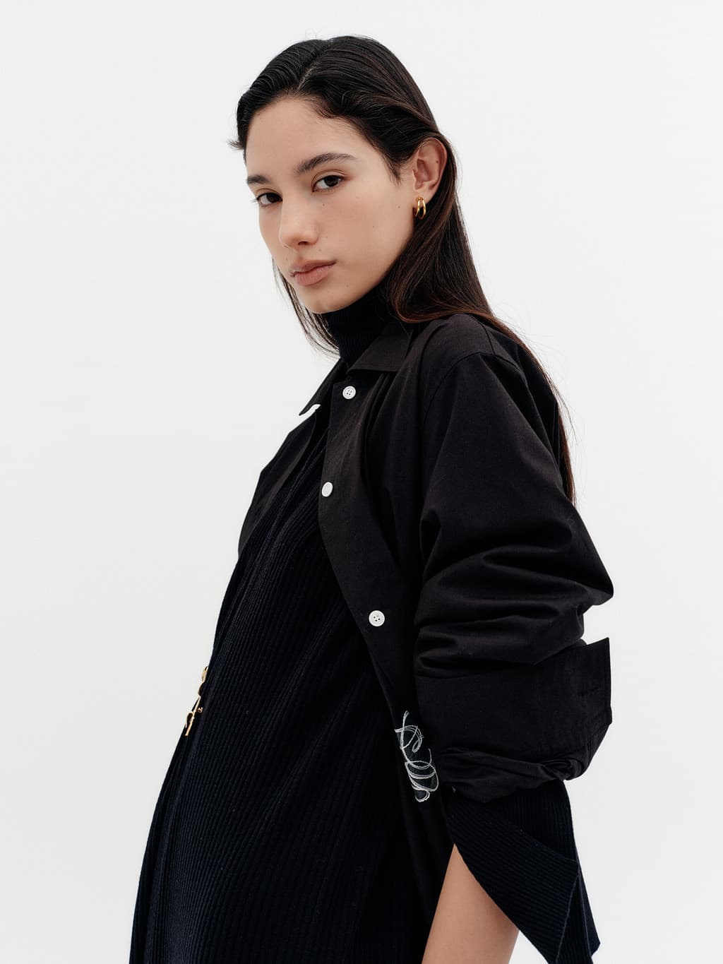 Classic Logo Embroidered Shirt - Black — vue 9