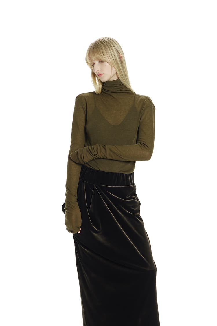 GDeL Slim Turtleneck Top (Khaki) — vue 3