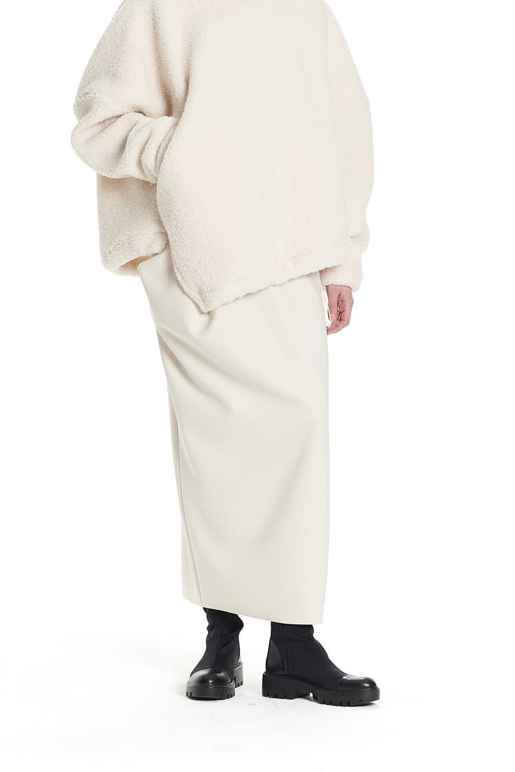 GDeL Less Line Asymmetrical Zip-Up Skirt (Cream) — vue 11