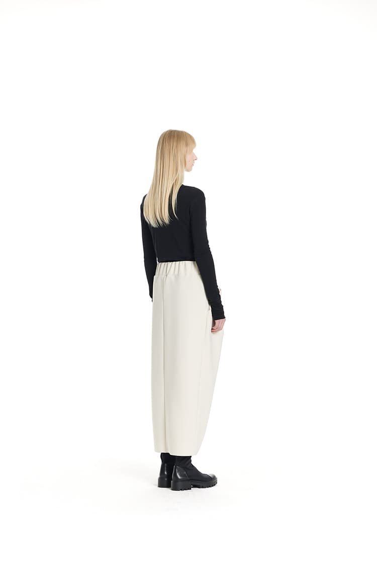 GDeL Less Line Asymmetrical Zip-Up Skirt (Cream) — vue 7