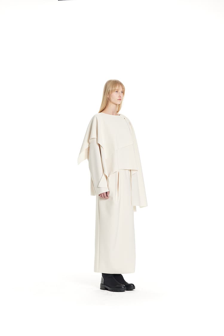 GDeL Less Line Asymmetrical Zip-Up Skirt (Cream) — vue 8
