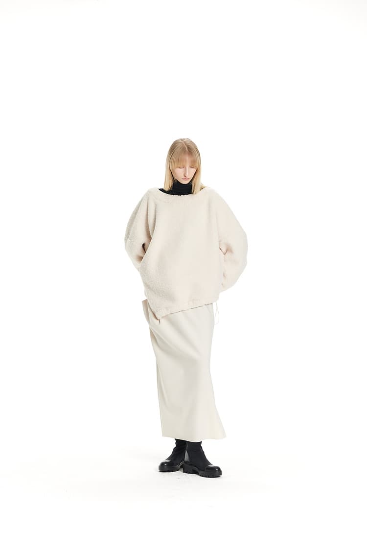 GDeL Less Line Asymmetrical Zip-Up Skirt (Cream) — vue 10