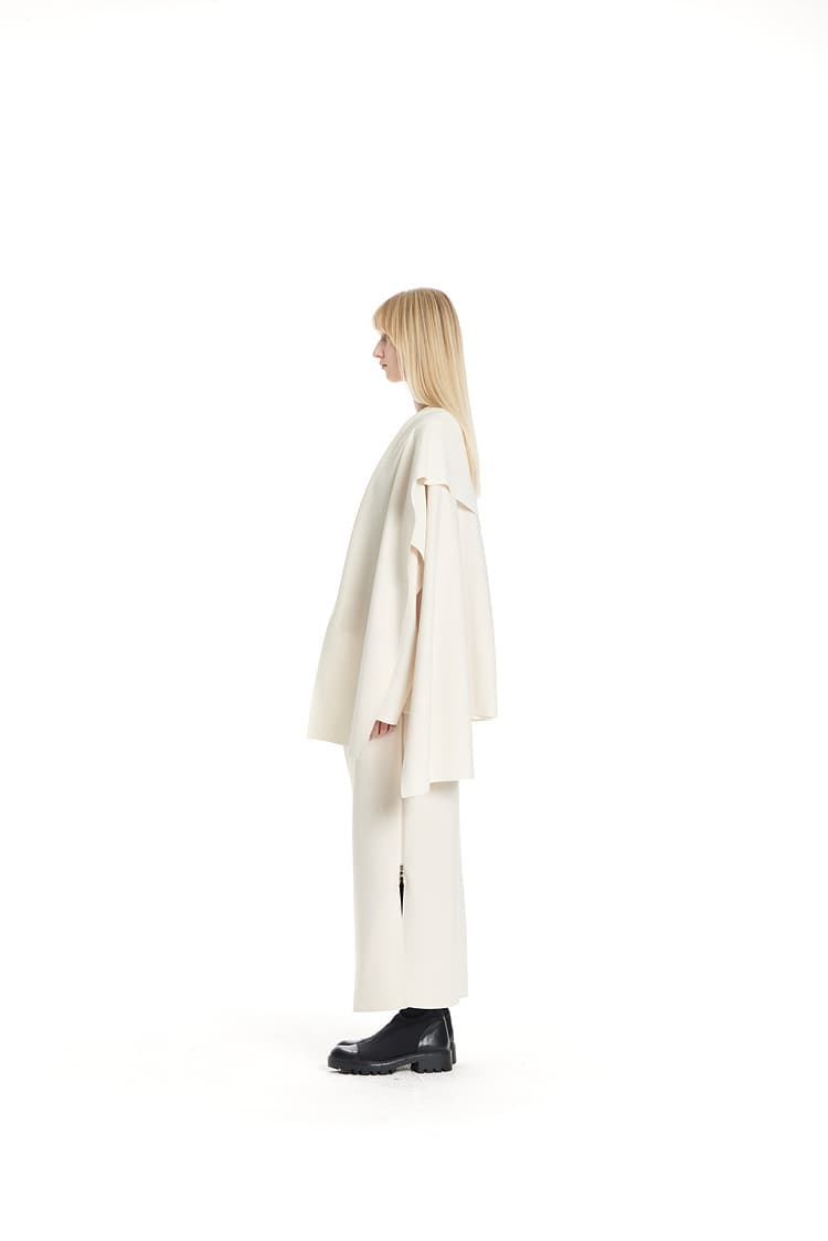 GDeL Less Line Cape Wide Top (Cream) — vue 5