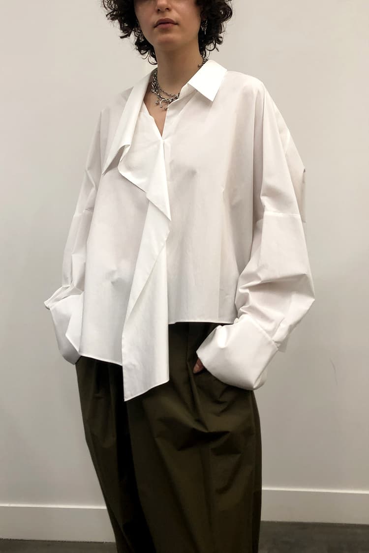 GDeL Asymmetrical Wide Shirt (White) — vue 6