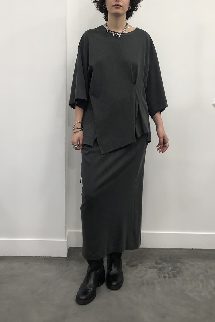GDeL Pigment Folded Detail Top (Dark Grey) — vue 3