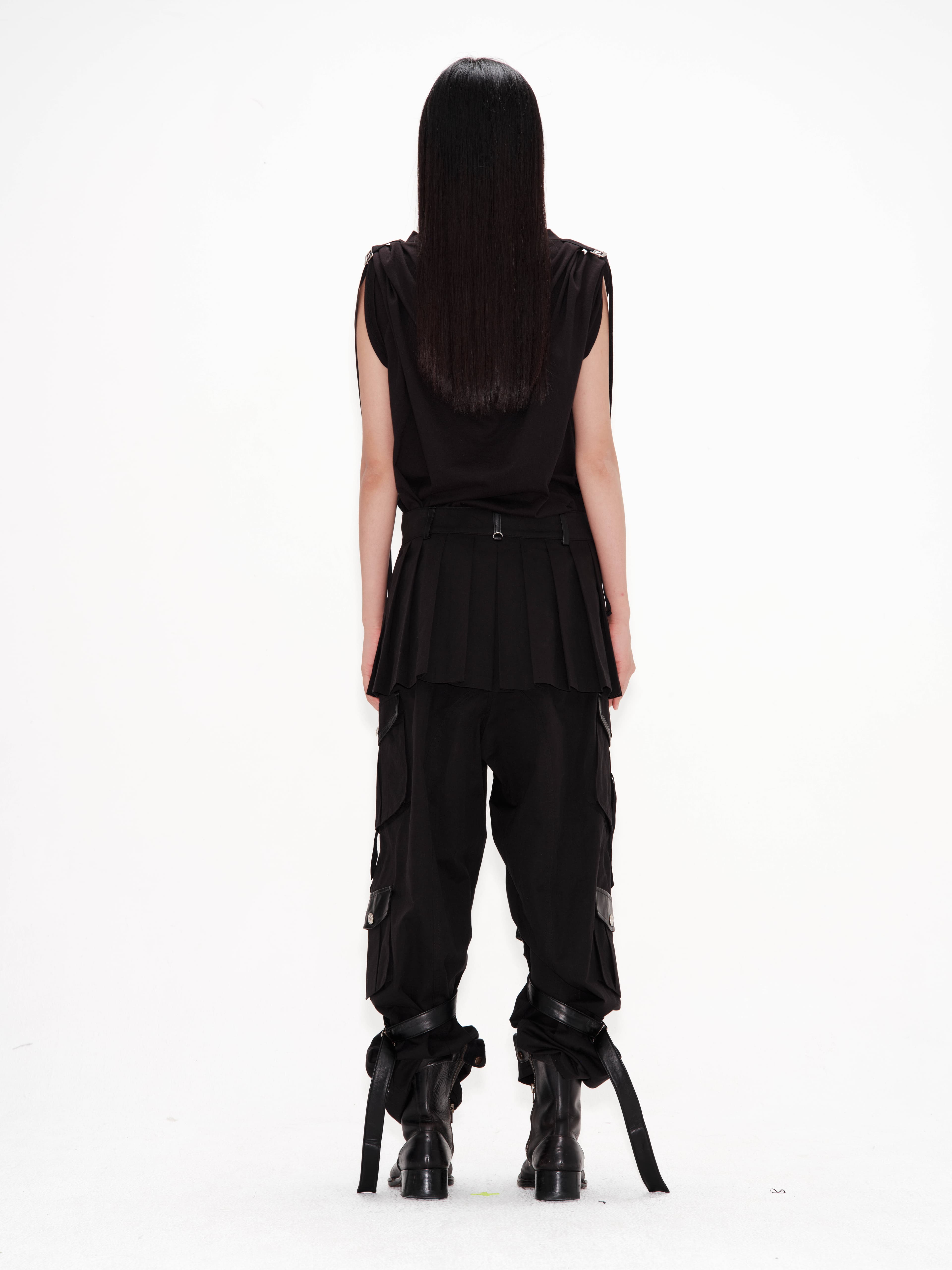 Pleated Skirt Cargo Pants — vue 3