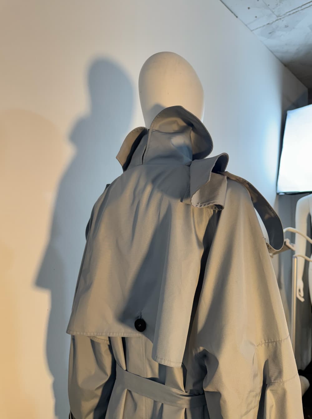 Convertible Raglan Oversized Trench Coat — vue 13