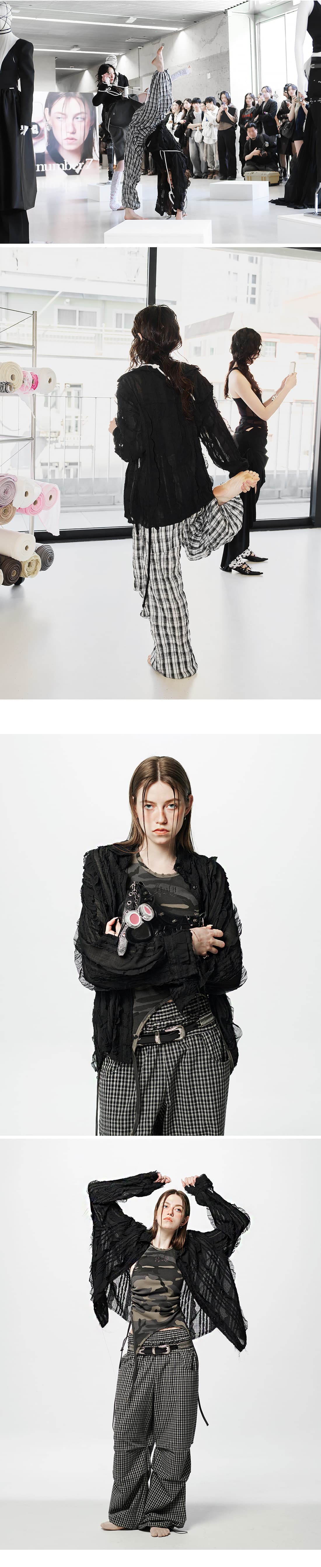 Raw Edge Detail Ruffle Shirt _ Black — vue 3
