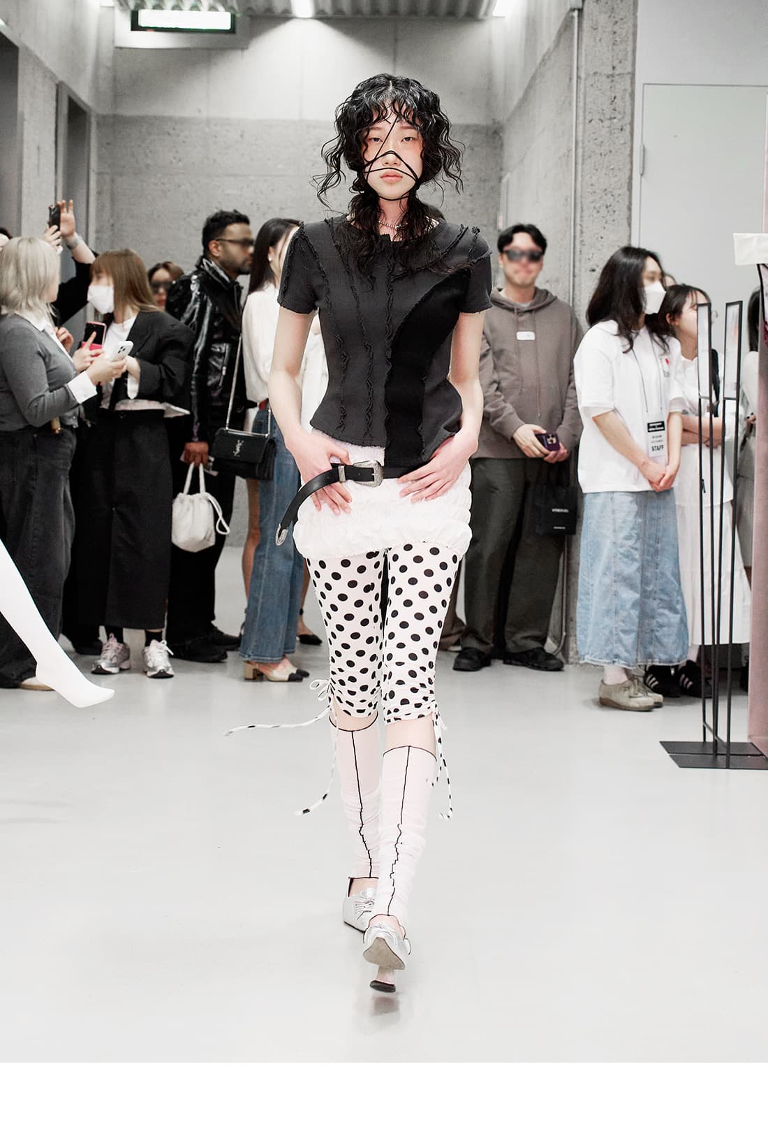 Asymmetric Layered Wave Cut T-Shirt — vue 3