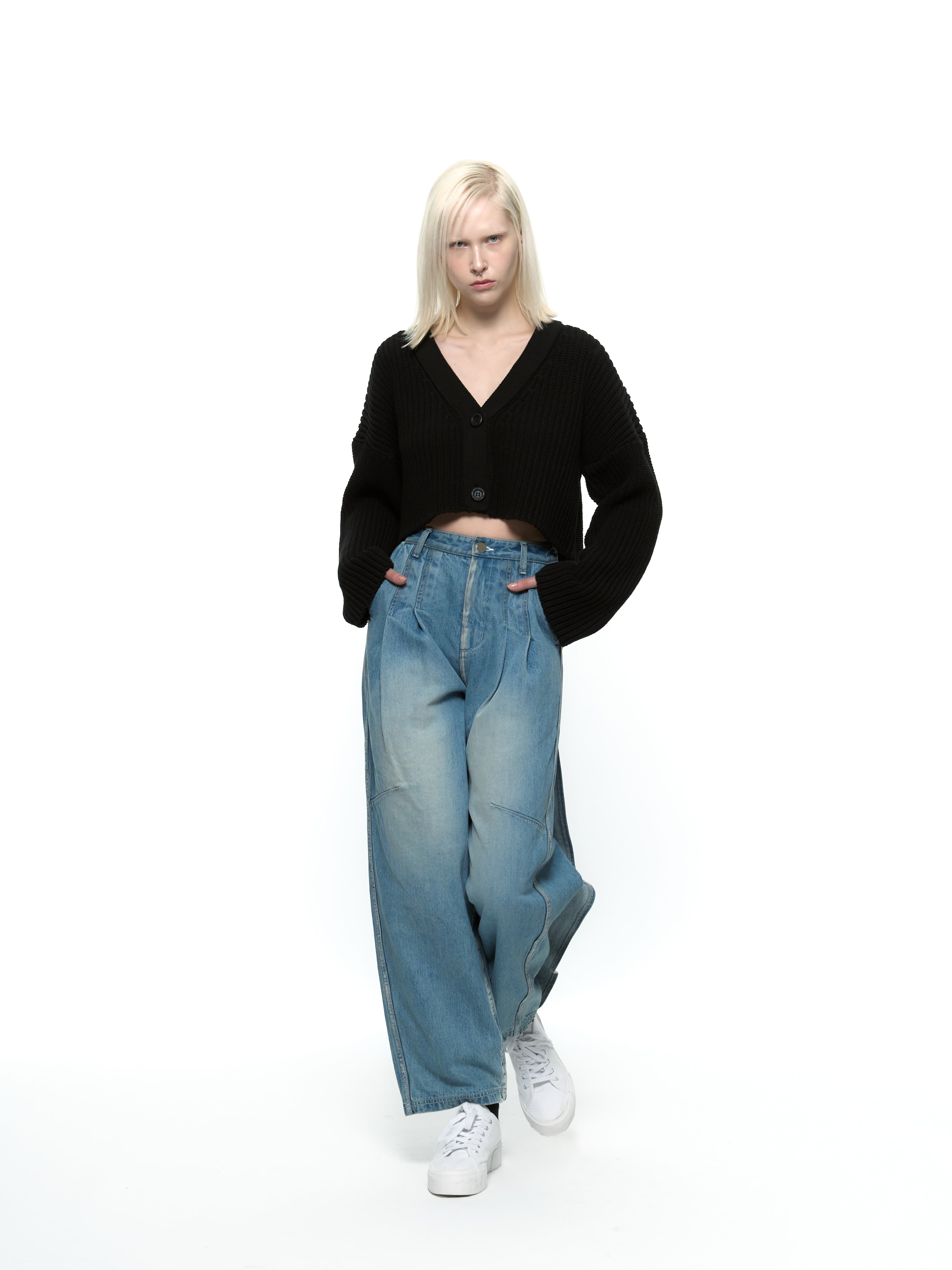 Heart Crop Cardigan (Black) — vue 14