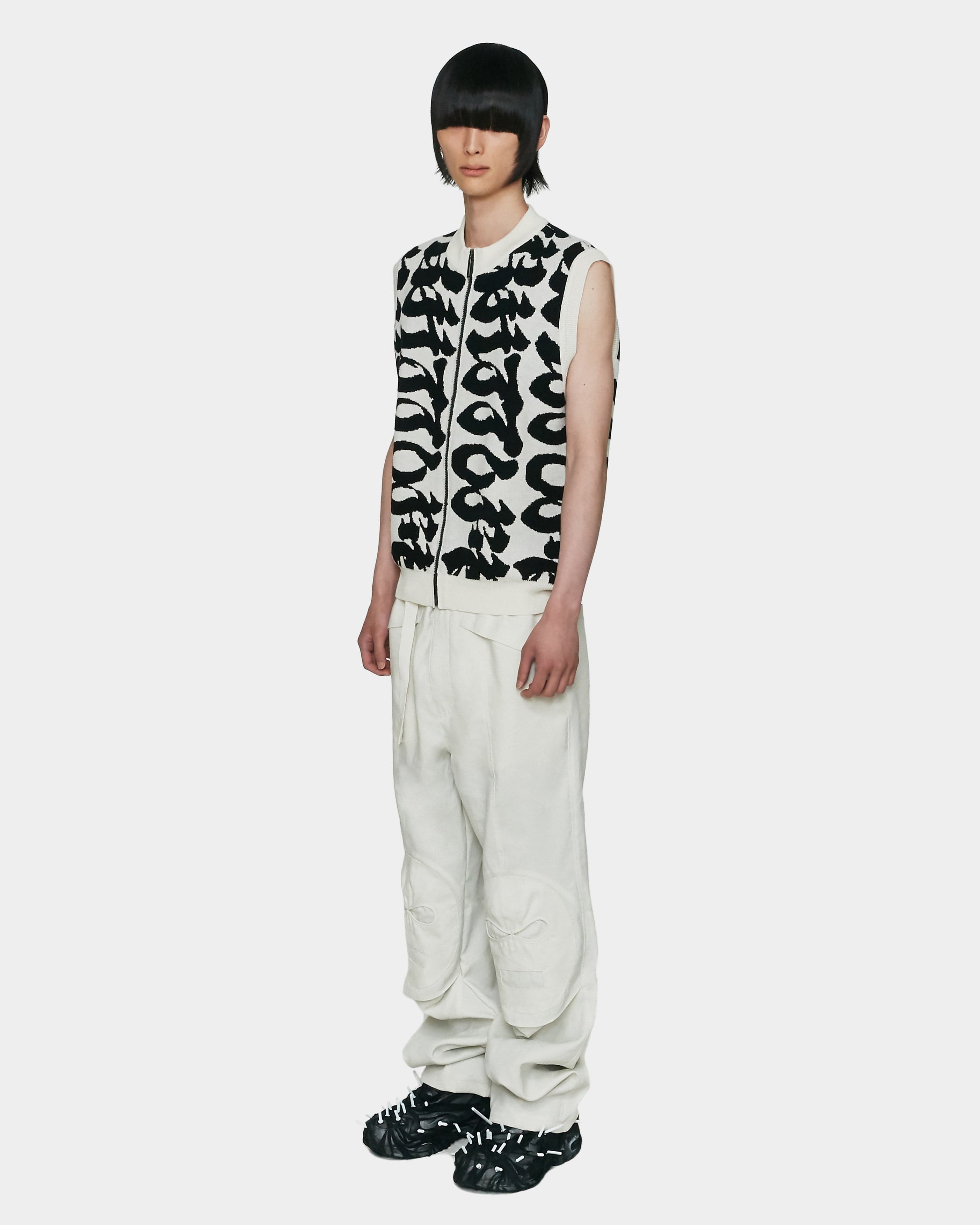 Zip Up Vest — vue 4