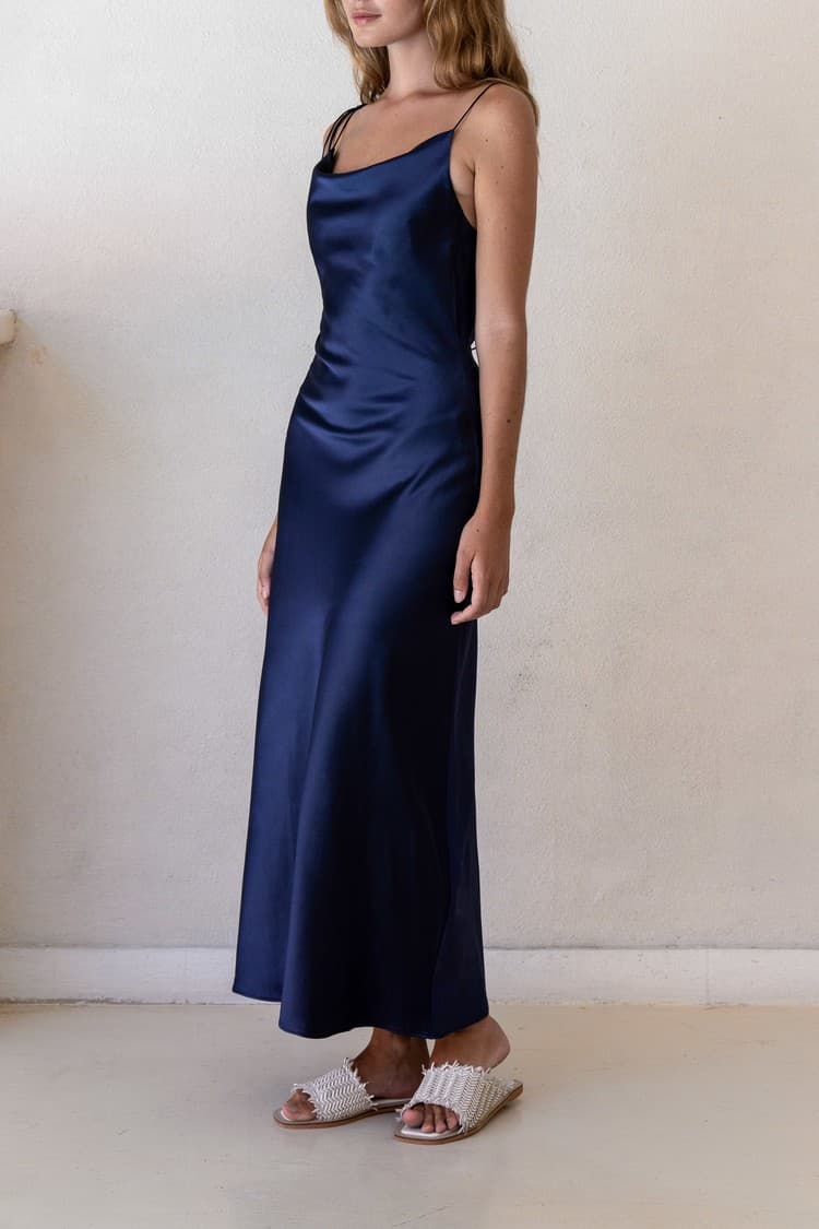 Kristen Navy Satin Slip Dress — vue 4