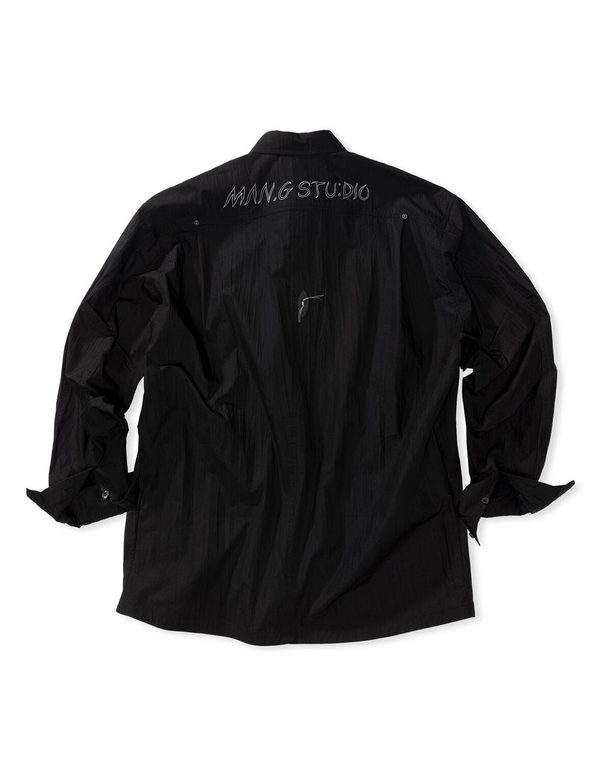 Pleated Signature Out-Pocket Shirt (Black) — vue 3