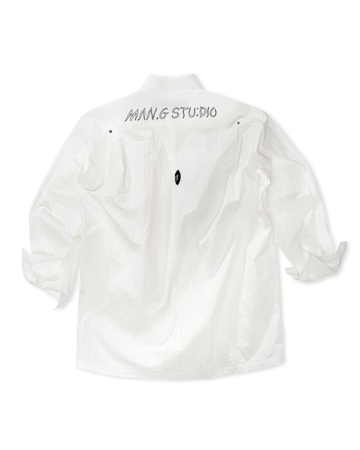 Pleated Signature Out-Pocket Shirt (White) — vue 3