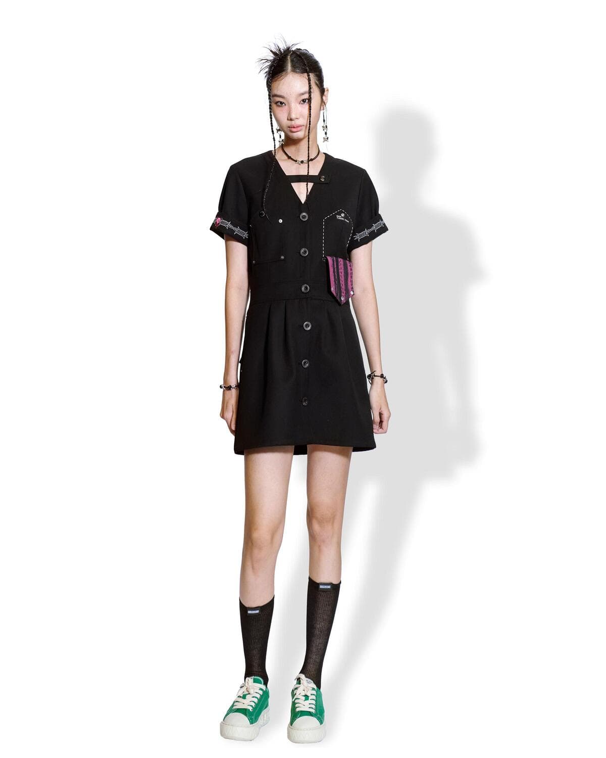 Drape V-neck Tab Dress (Black) — vue 6
