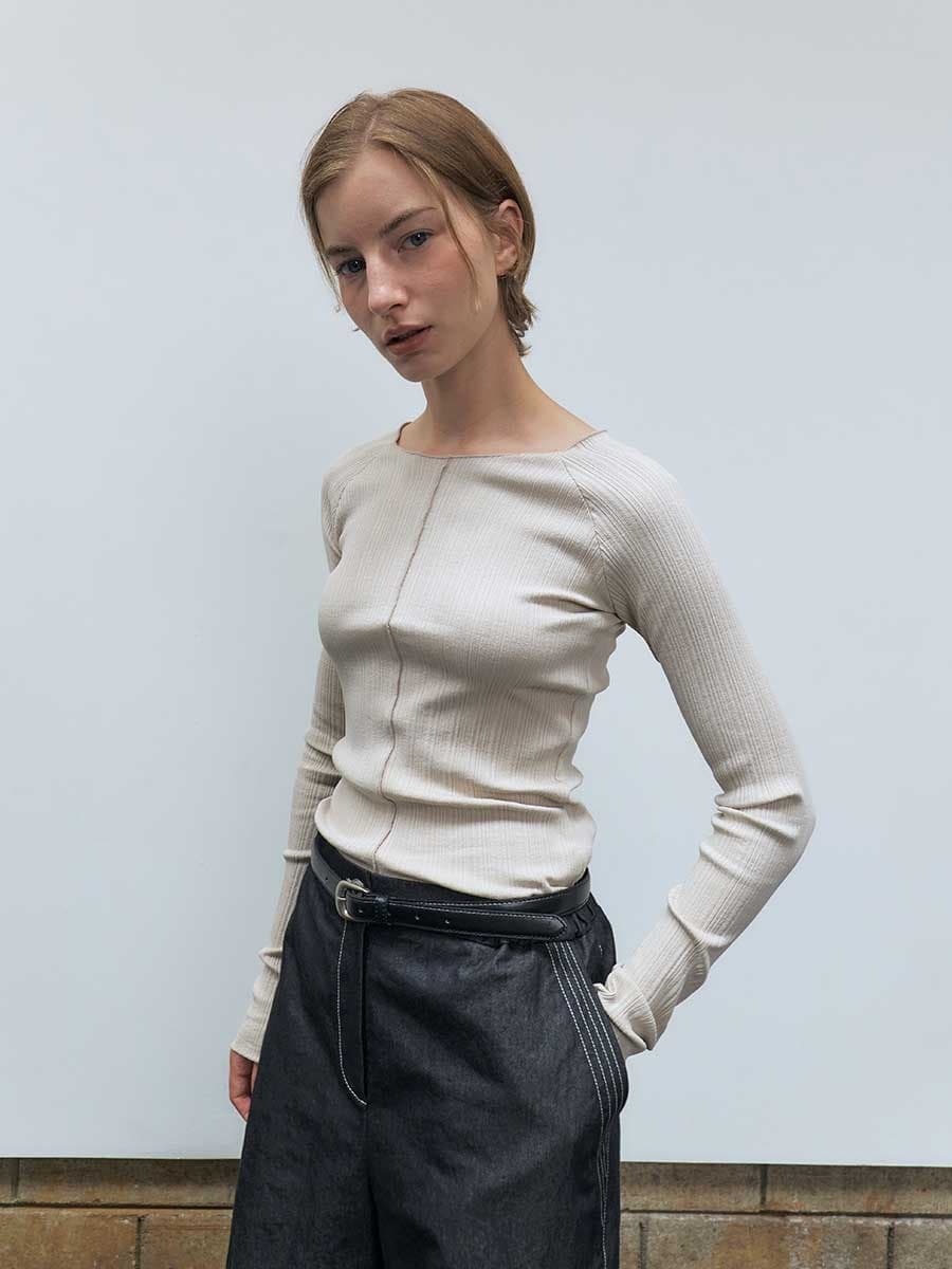 RTF PLEATED FRONT SLIT SLIM TOP_BEIGE — vue 3
