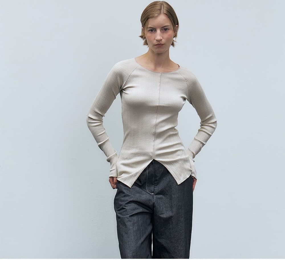 RTF PLEATED FRONT SLIT SLIM TOP_BEIGE — vue 6