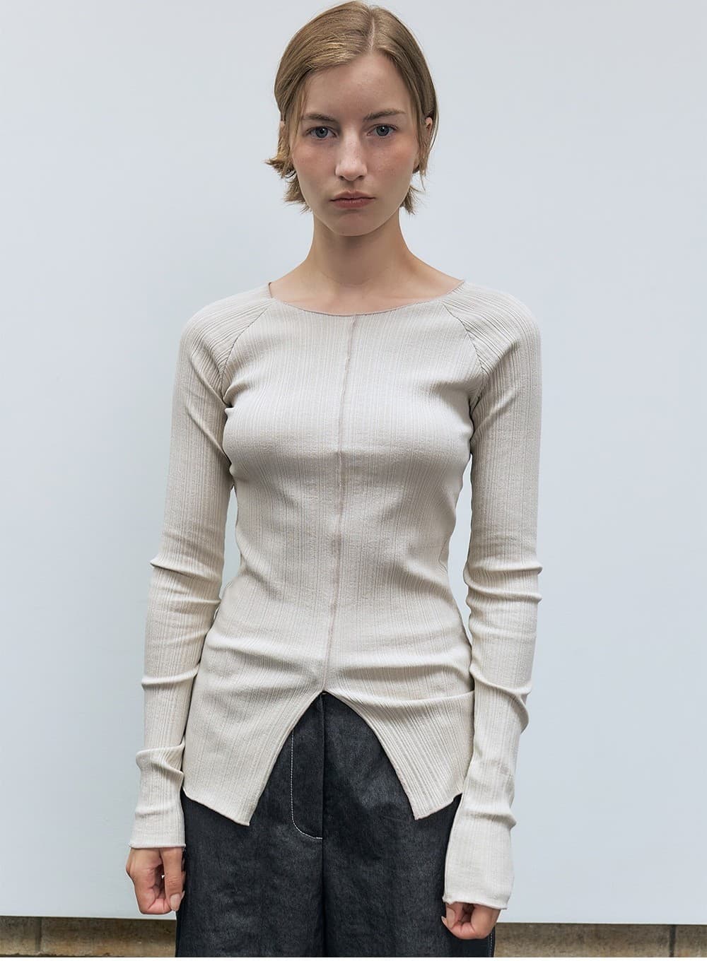 RTF PLEATED FRONT SLIT SLIM TOP_BEIGE — vue 8