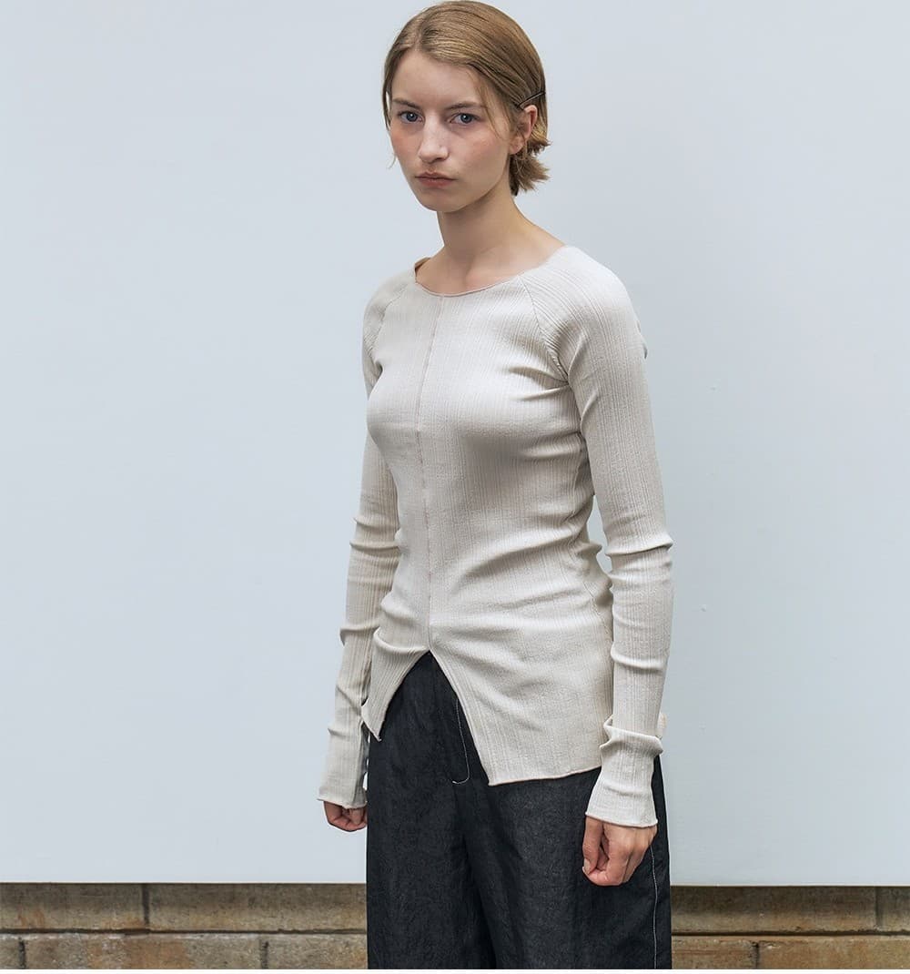RTF PLEATED FRONT SLIT SLIM TOP_BEIGE — vue 10